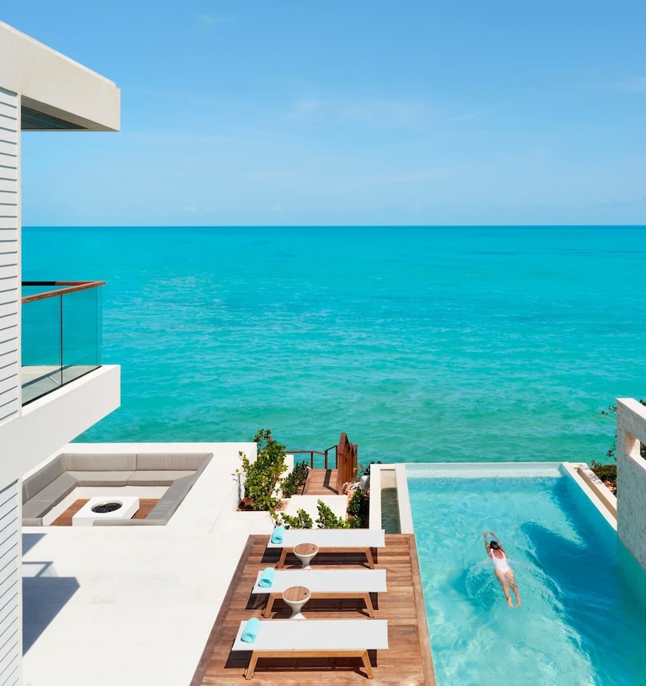 Private Oceanfront Luxury Infinity Pool Slide