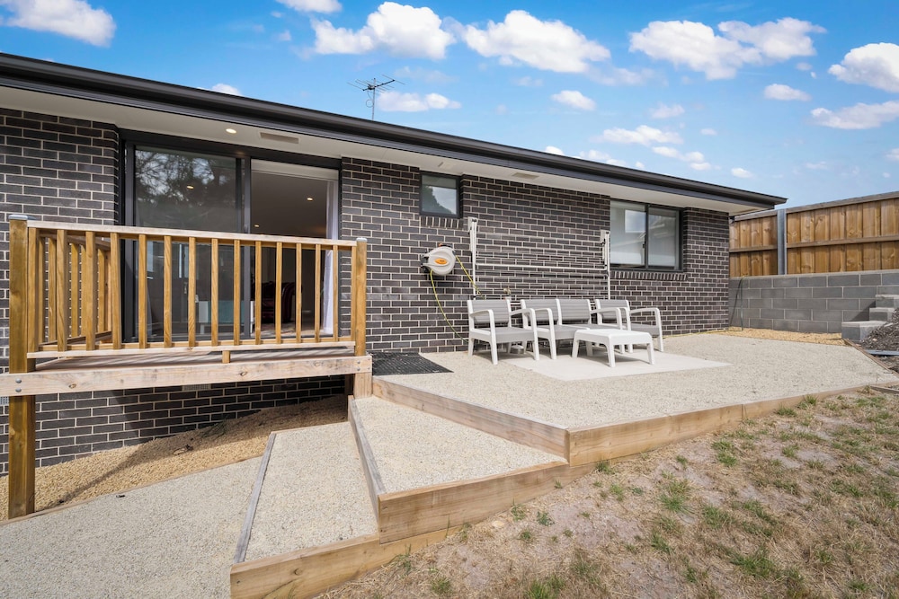 Gorgeous 4 Bedroom House - Blackmans Bay