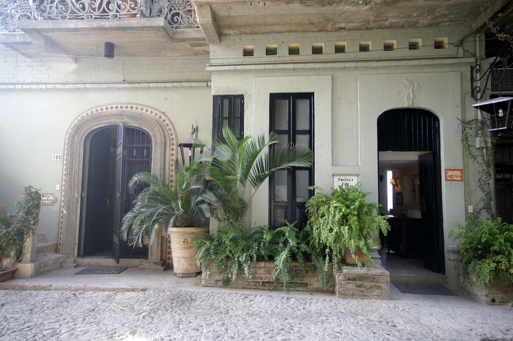 Hotel Quinta Maria Cortez Bed & Breakfast - Image 1