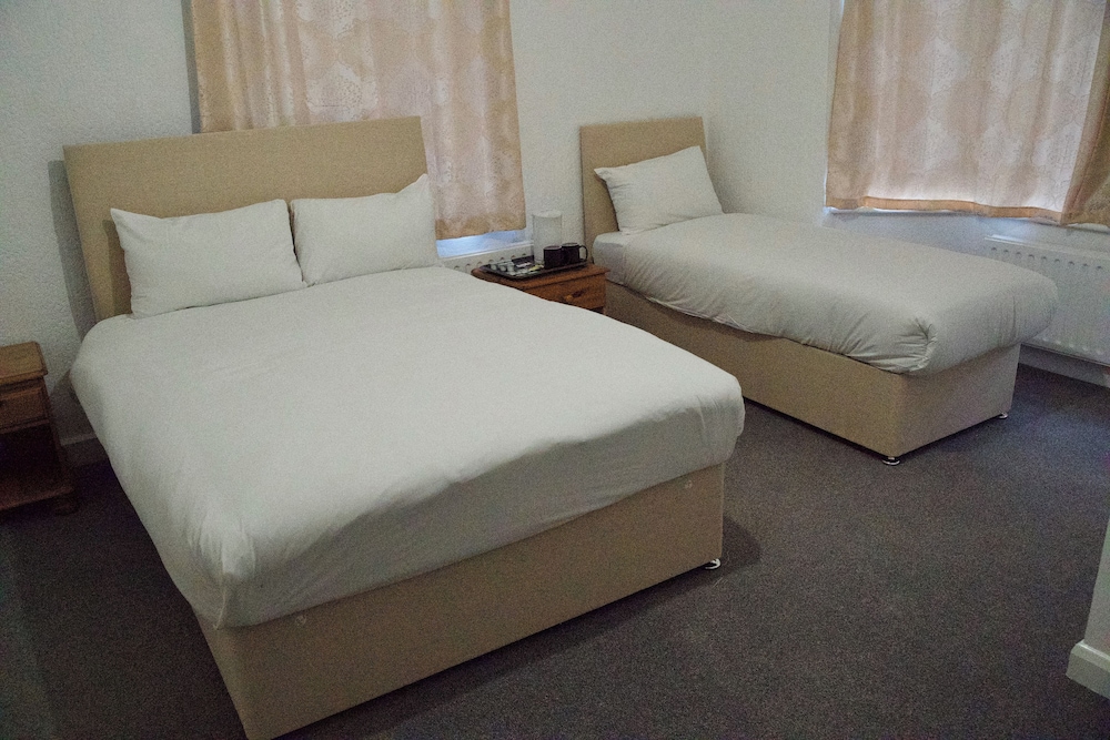 Horley Vacations - Gatwick Birchwood Lodge - Property Image 22