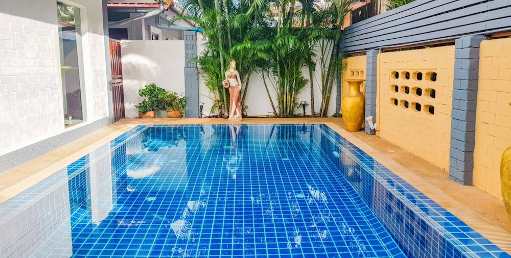 Corner Villa - Pattaya holiday House Walking Street