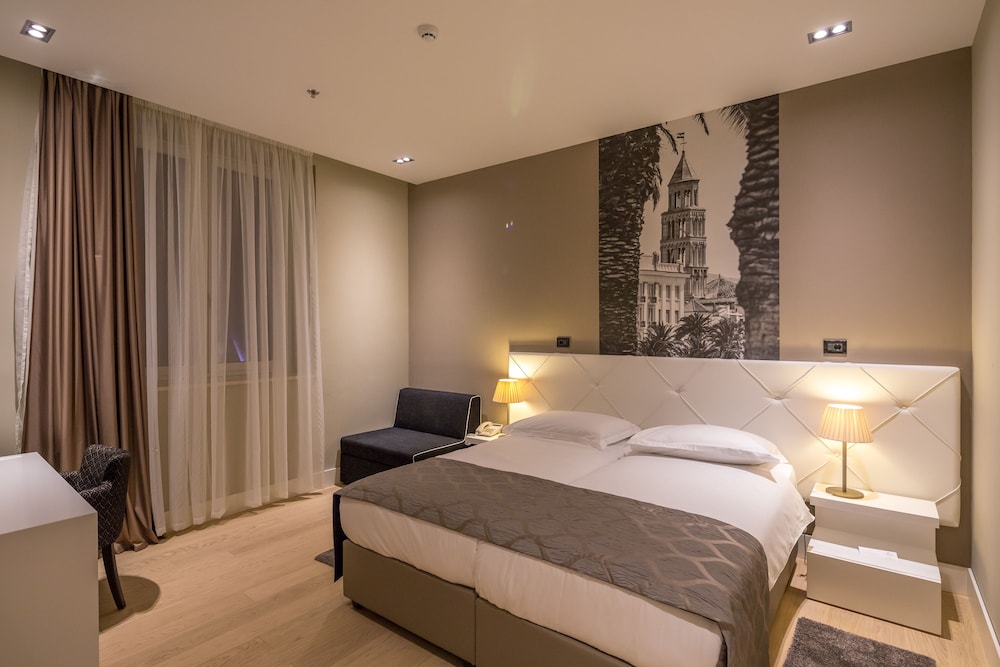 Cornaro Hotel 23