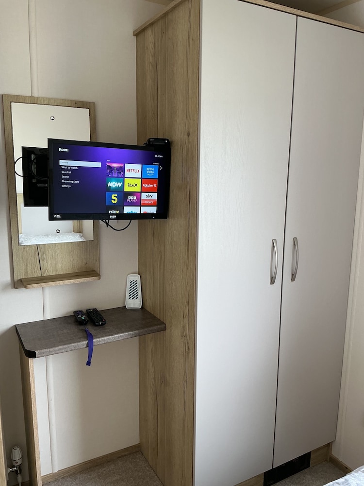 Familyfriendly-8berth-freeparkingspot-closetobeach