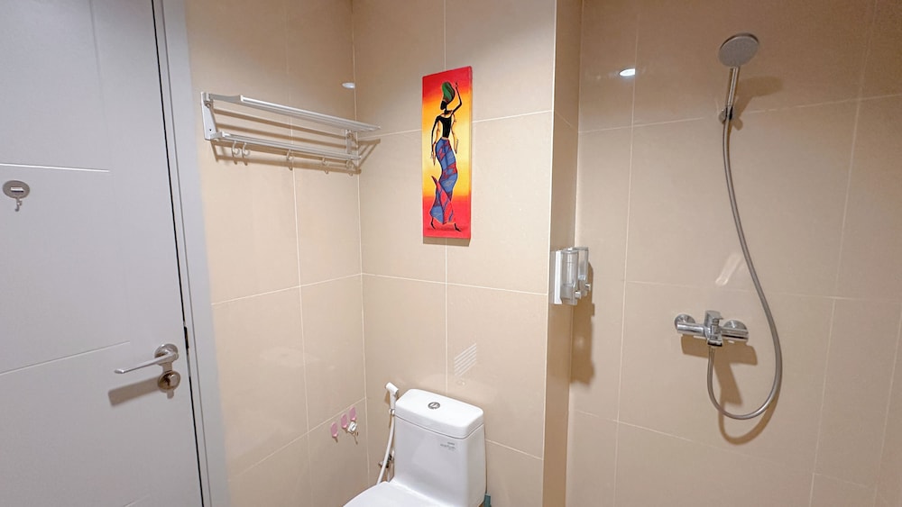 Comfortable Living And Best Location 1Br At Grand Sungkono Lagoon Apartment