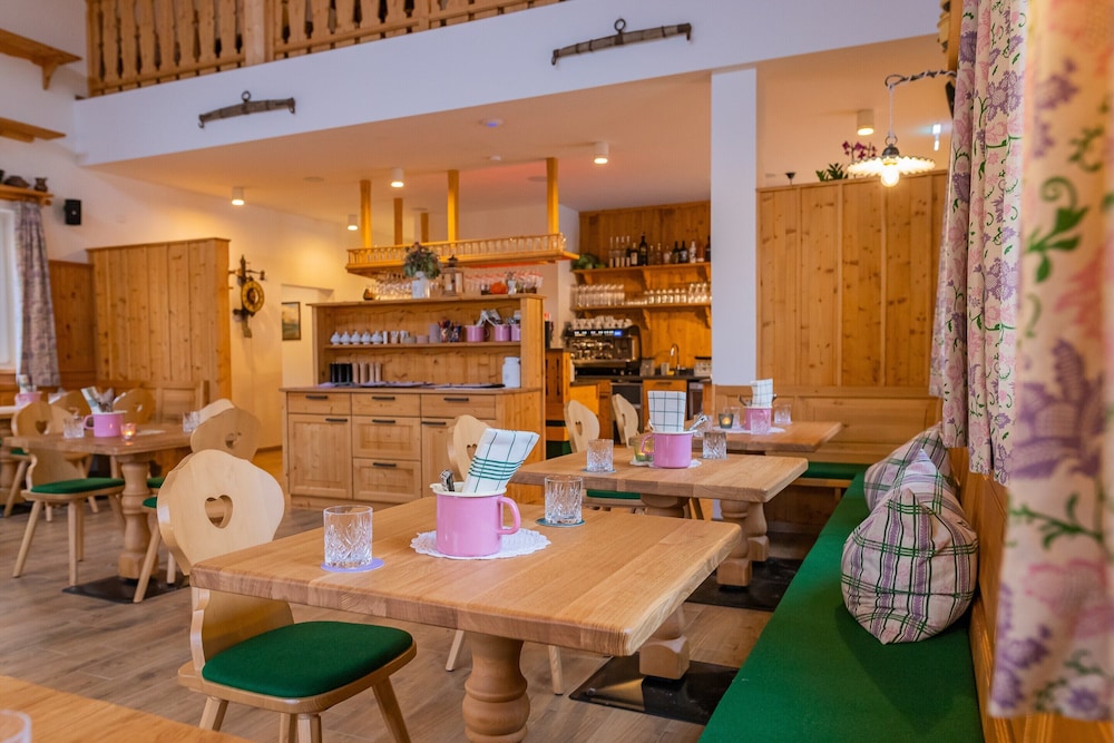 Chalet Near Grundlsee & Loser Ski Lift