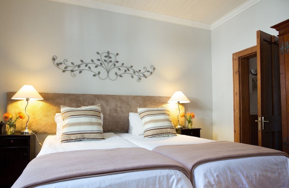 Loddeys Guesthouse