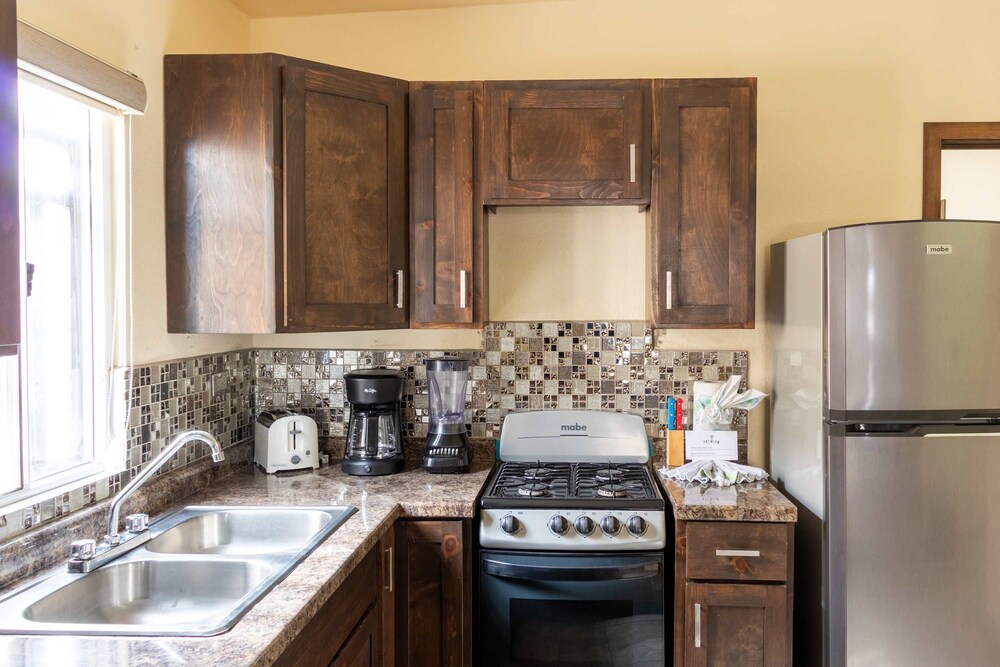 Apartment With Excellent In-town Location 1