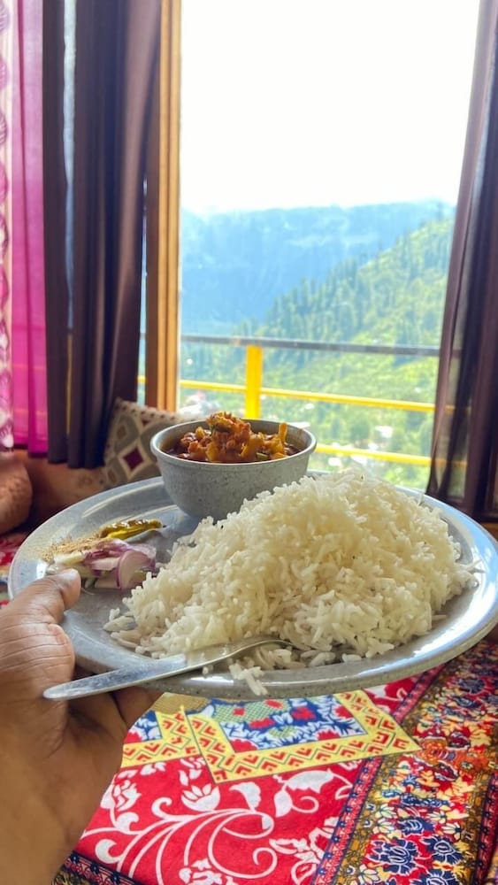 Pahadi Bliss Hotel Hostel Tosh