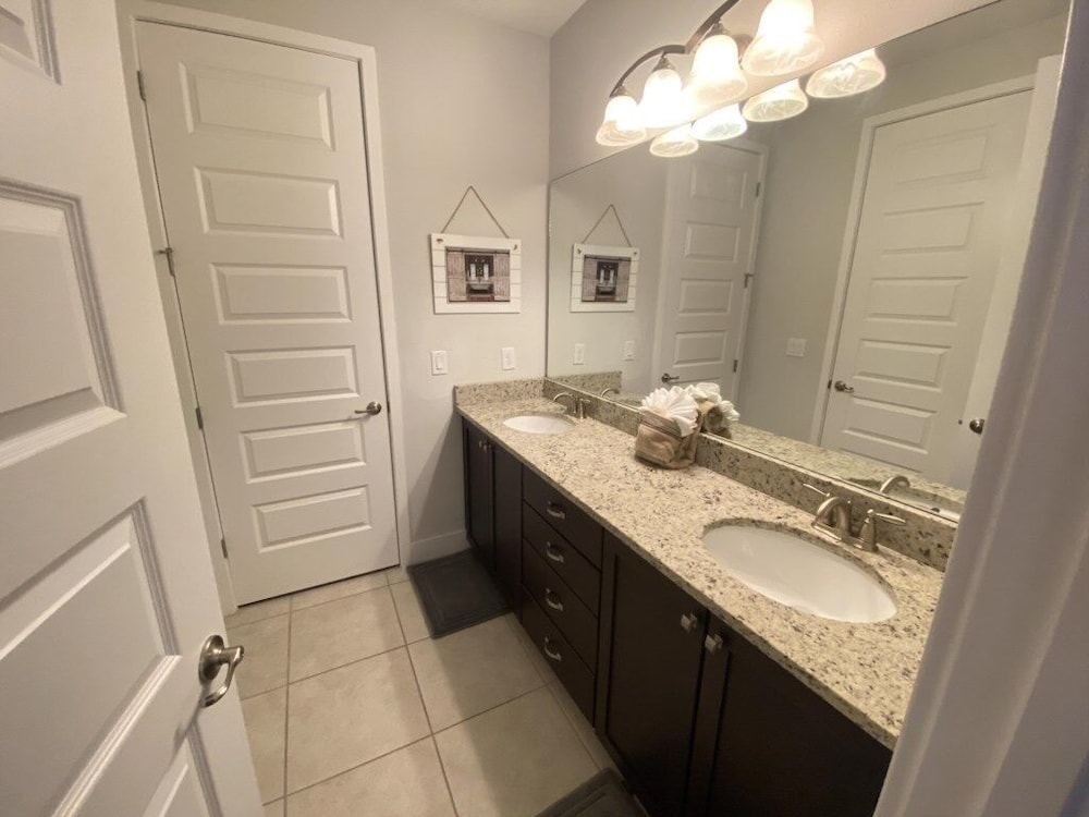 Elegant 8br Retreat W/ Private Pool, Spa & Family-friendly Comfort 8 Bedroom Villa