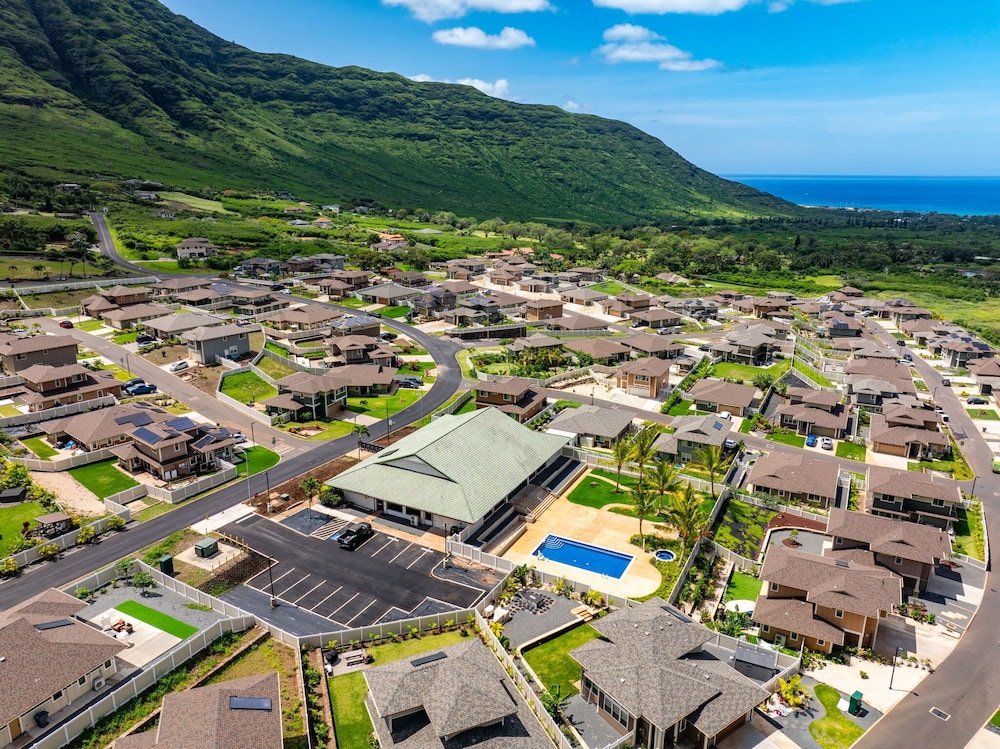 @ML Ocean View, Golf, Gazebo and Bbq, we Have All!