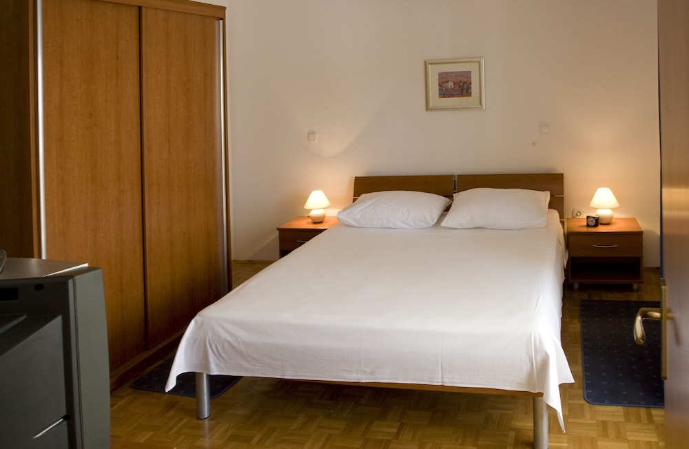 Apartments Pucisca