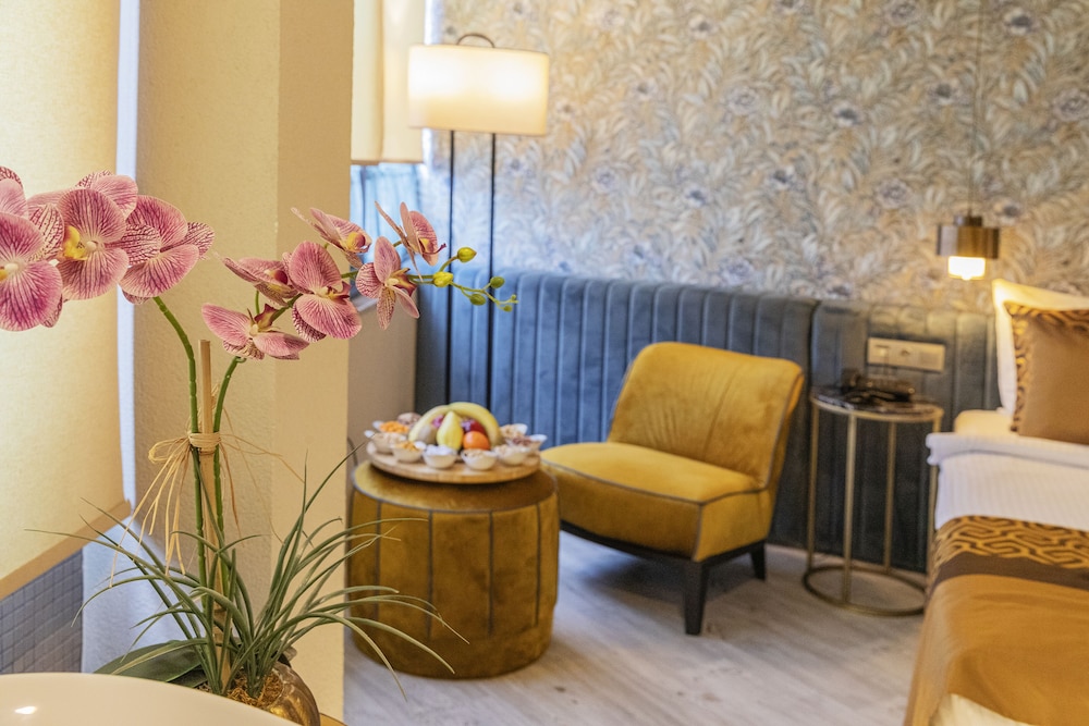 Ayramin Deluxe Hotel - Image 88