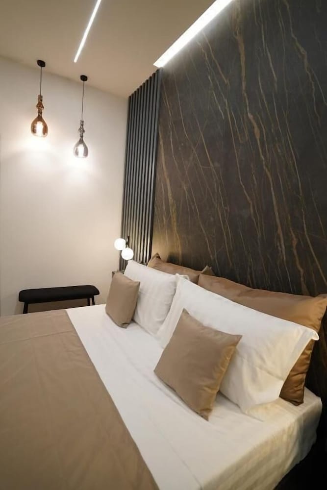 Barneys Club B&b