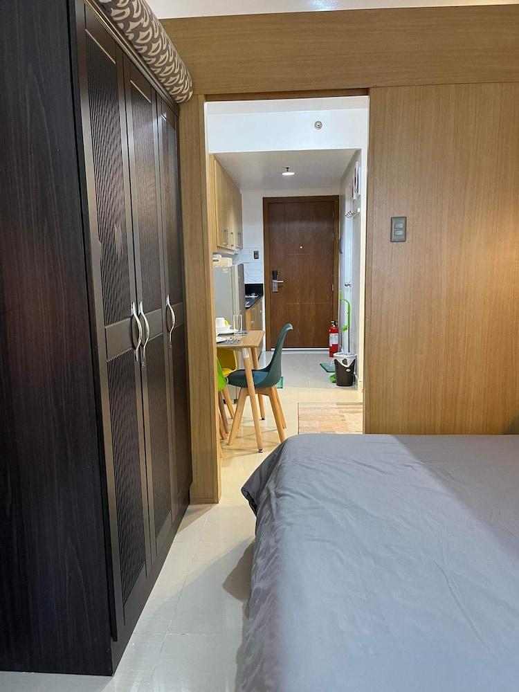 Shell Residences MOA by darpm