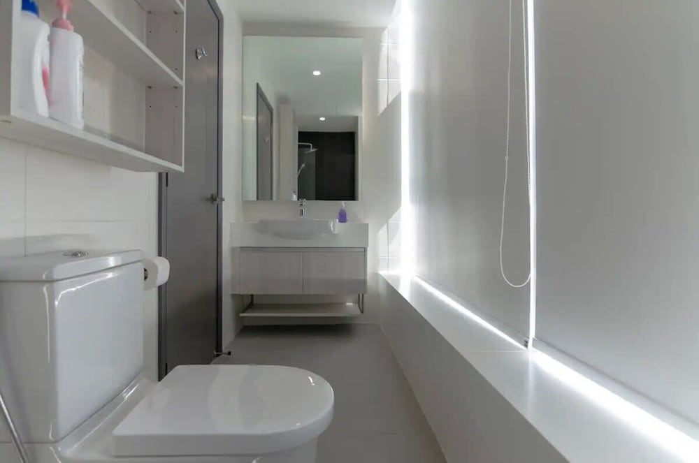 A Comfy & Bright 2BR Suasana Suite 6, Free Parking