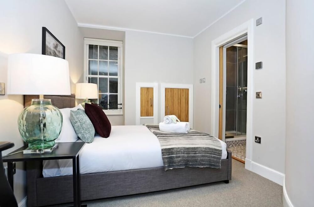 JOIVY Renovated Hidden Gem on the Historic Royal Mile view 5