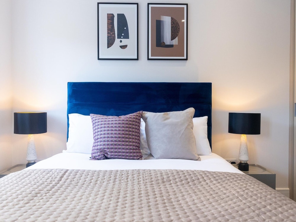 Modern Two-bedroom Near London Zoo by Sojo Stay
