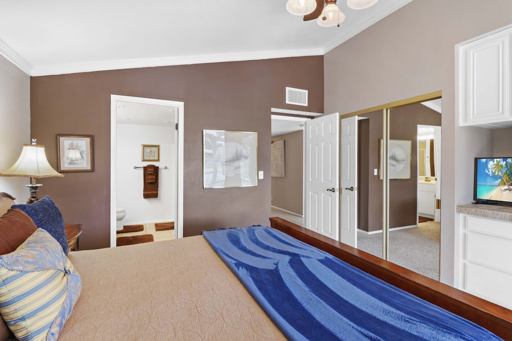 2BR 2BA Charming Cathedral City Condo With Territorial Views