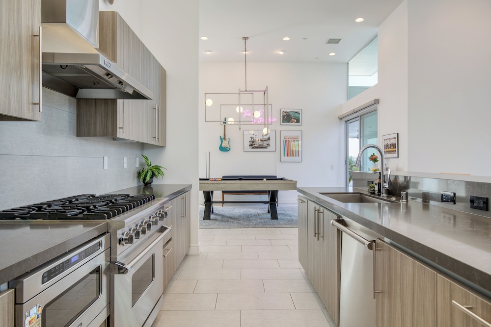 The Polo Villas by AvantStay – Modern Oasis Near Empire Polo Club