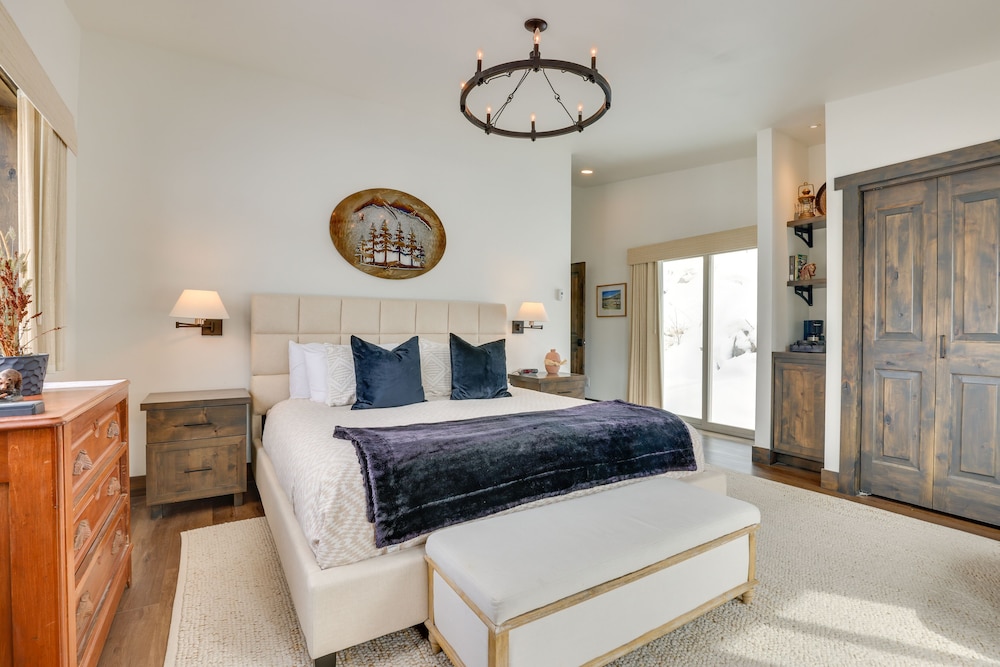 Modern Alma Vacation Rental w/ Mountain Views! view 5