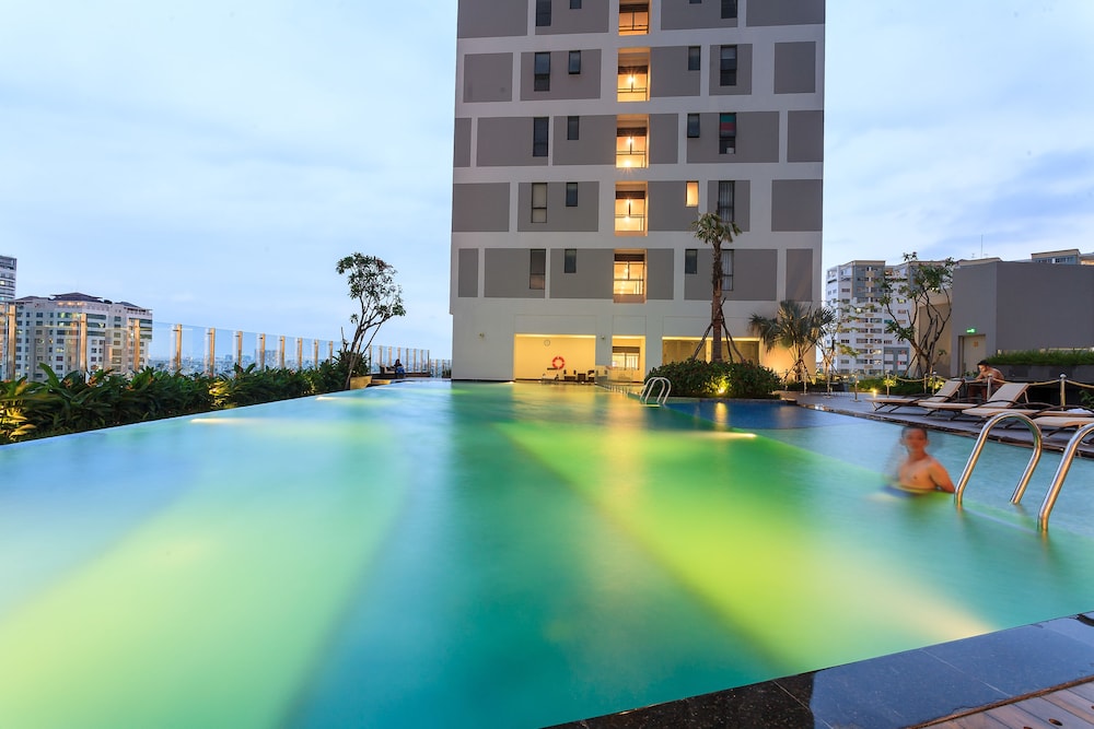 Chau Apartments