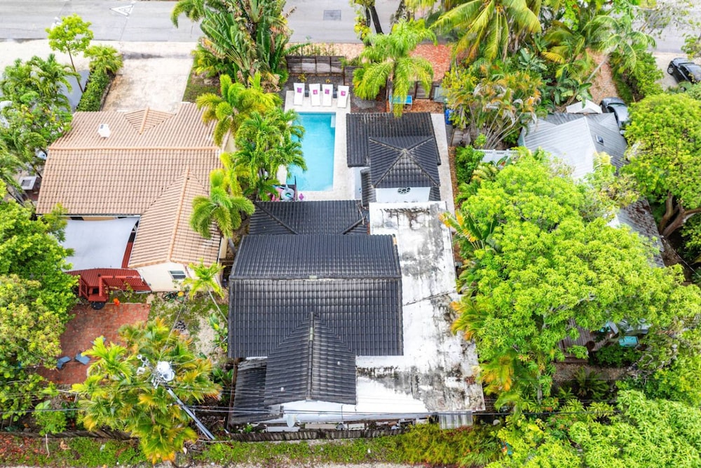 Chic Retreat Heated Pool Floats Close to Beach