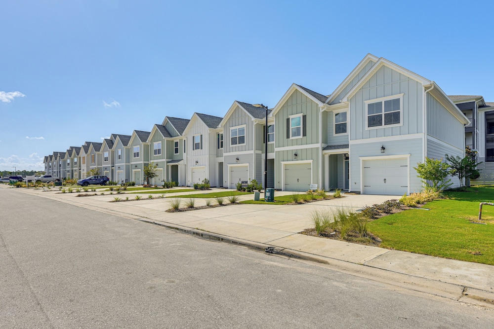 1 Mi to Sand & Surf: Townhome w/ Pool in Pcb!