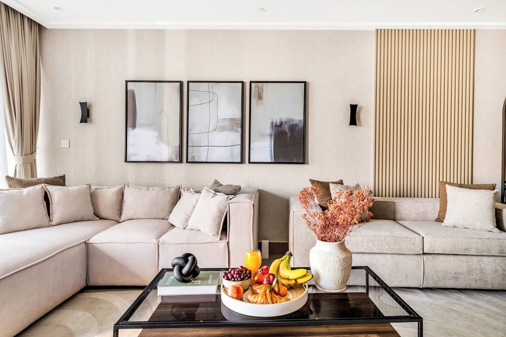 Roomszy Residences - Opera Grand