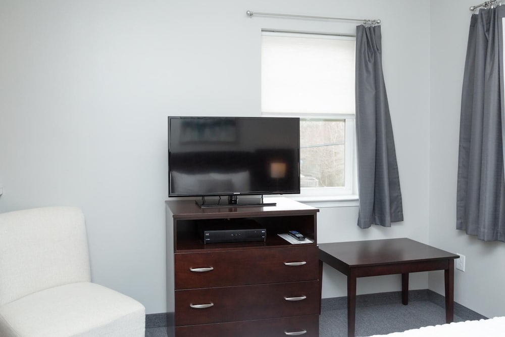 The Acorn Suites