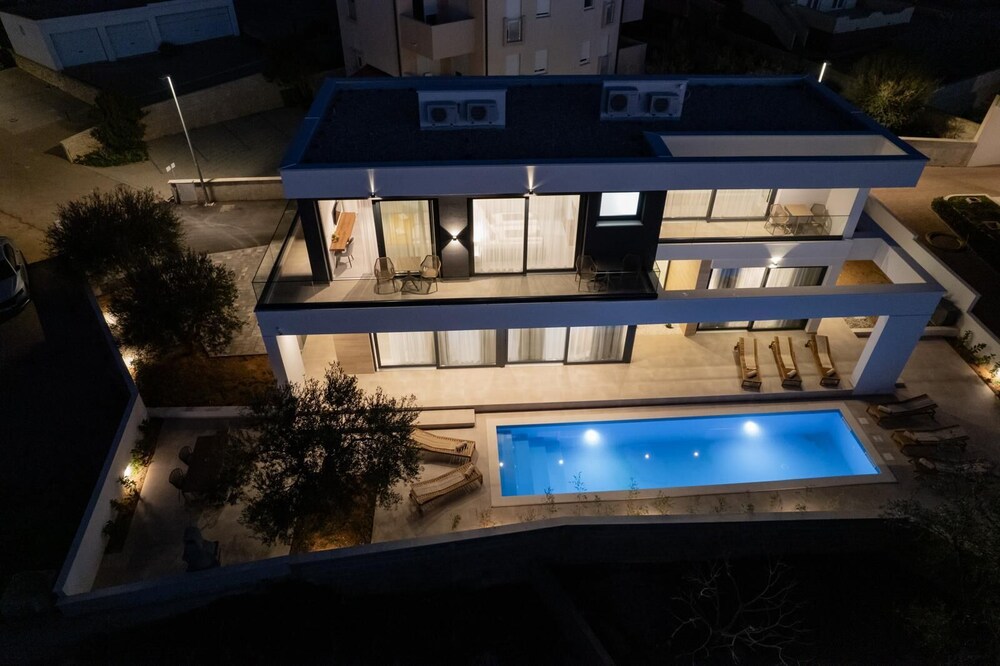 Villa Cataleya with private heated pool