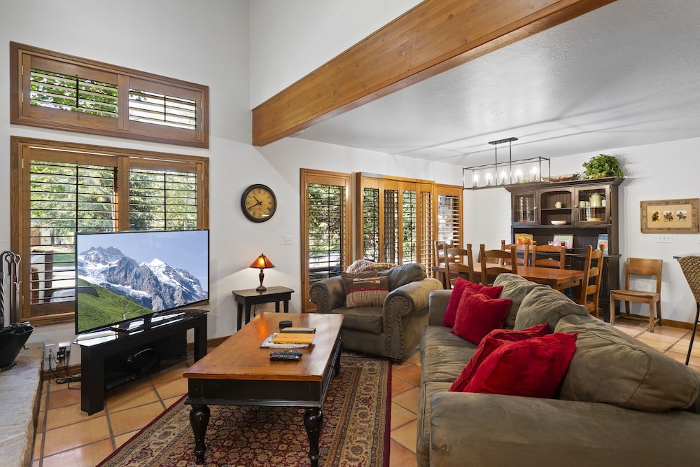 Deer Lake Village at Deer Valley Resort - Four Bedroom Condo with Hot Tub #2478 4 Condo