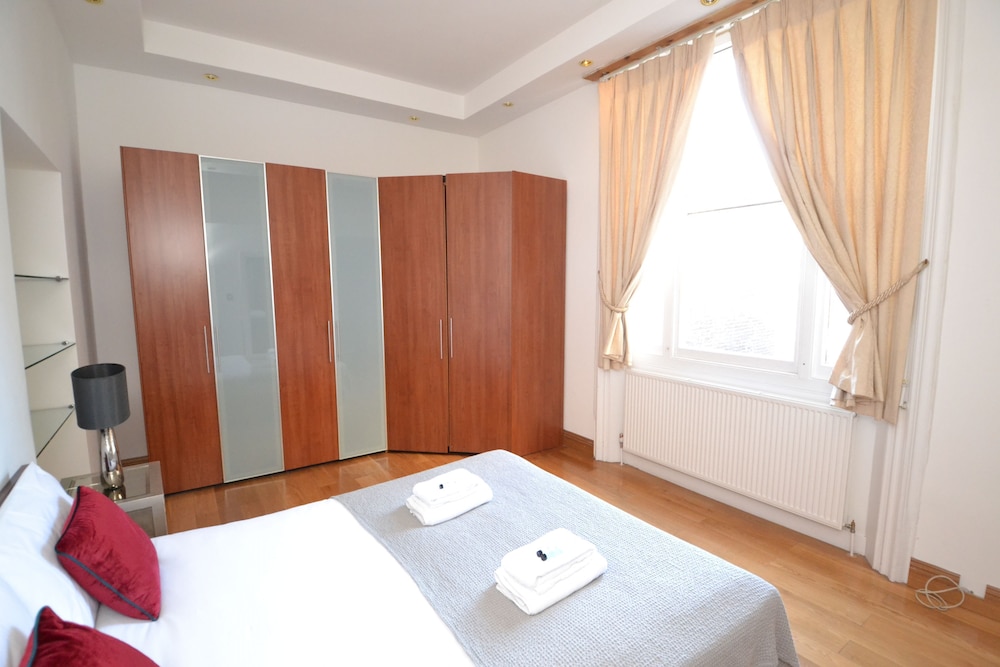 Luxury Hyde Park