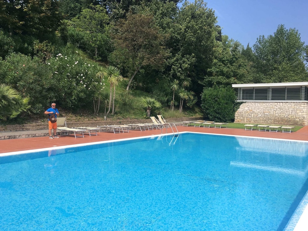 Photo 34