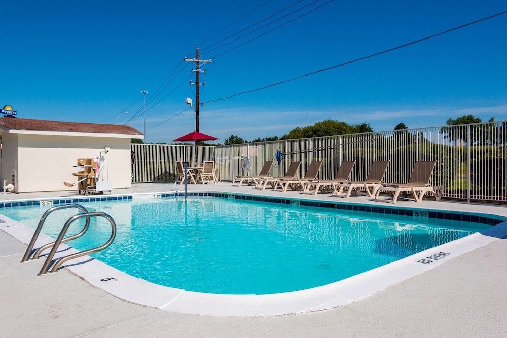Motel 6 Longview, TX