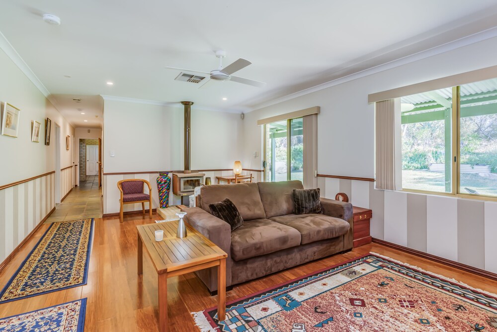Devonleigh Bed & Breakfast