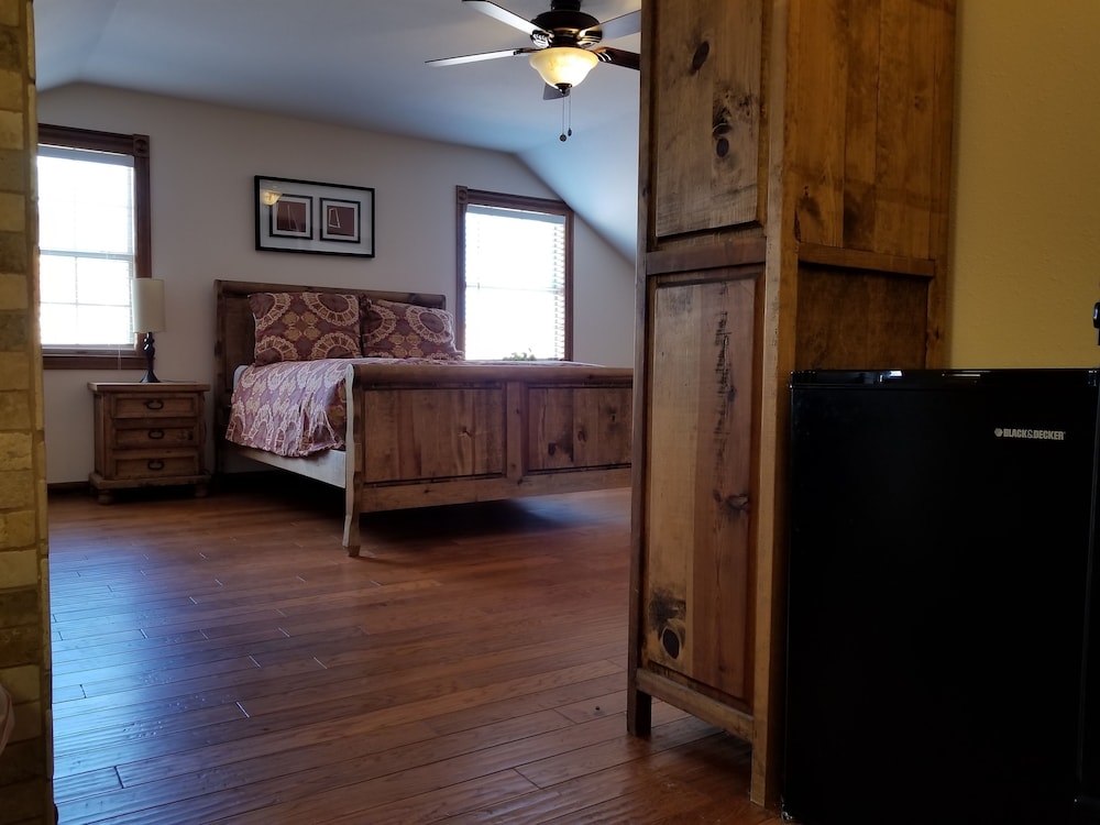 The Lofts at Mendelbaum Cellars