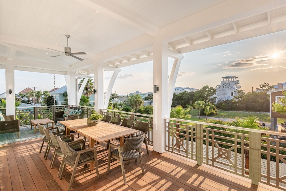 Rooftop Deck Gulf View Pool Firepit Walk to Beach Rosemary Beach