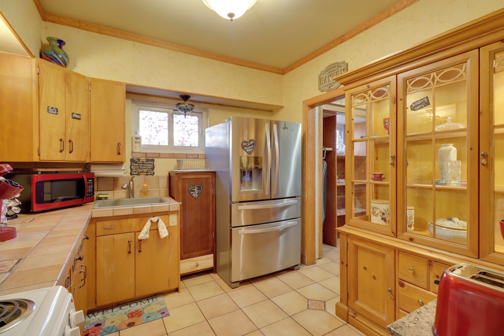 Half-mi to River Walk: 'rose Cottage' in Truckee!
