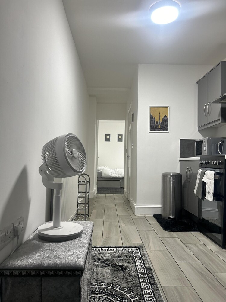 Solihull Cozy Apartment Retreat