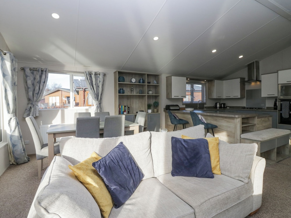 The Three Bears Lodge, Coniston Drive 11