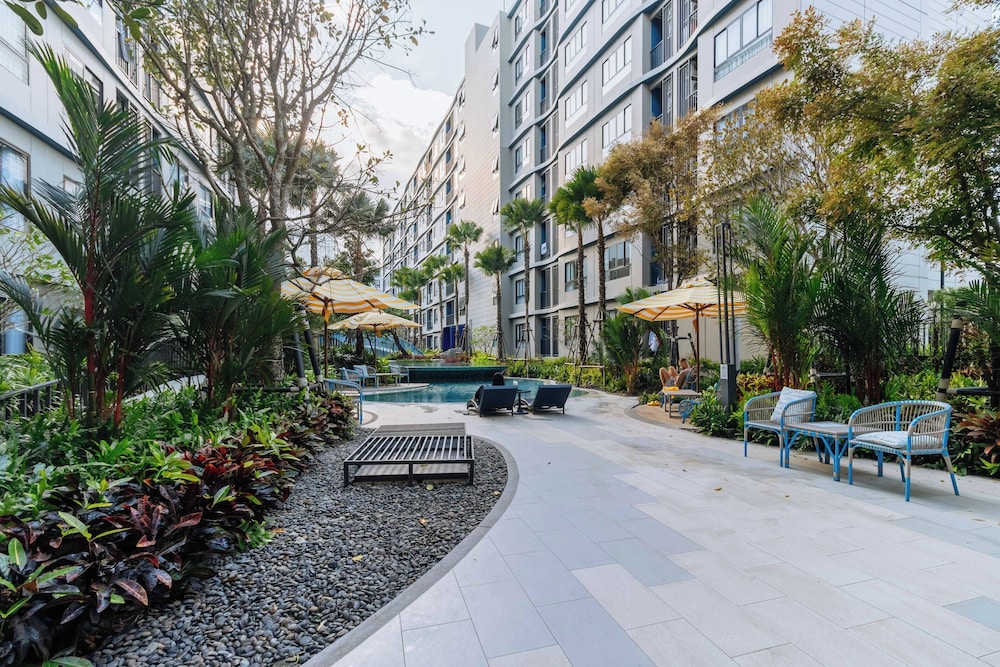 2BR Condo Pool and Full Gym C262