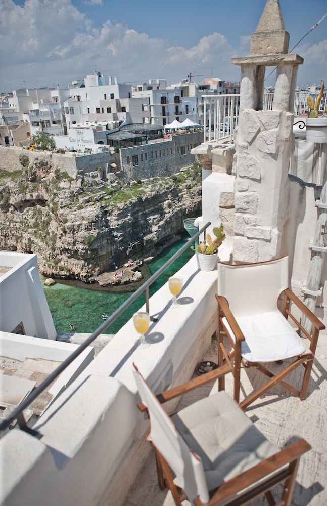 Levante Rooms
