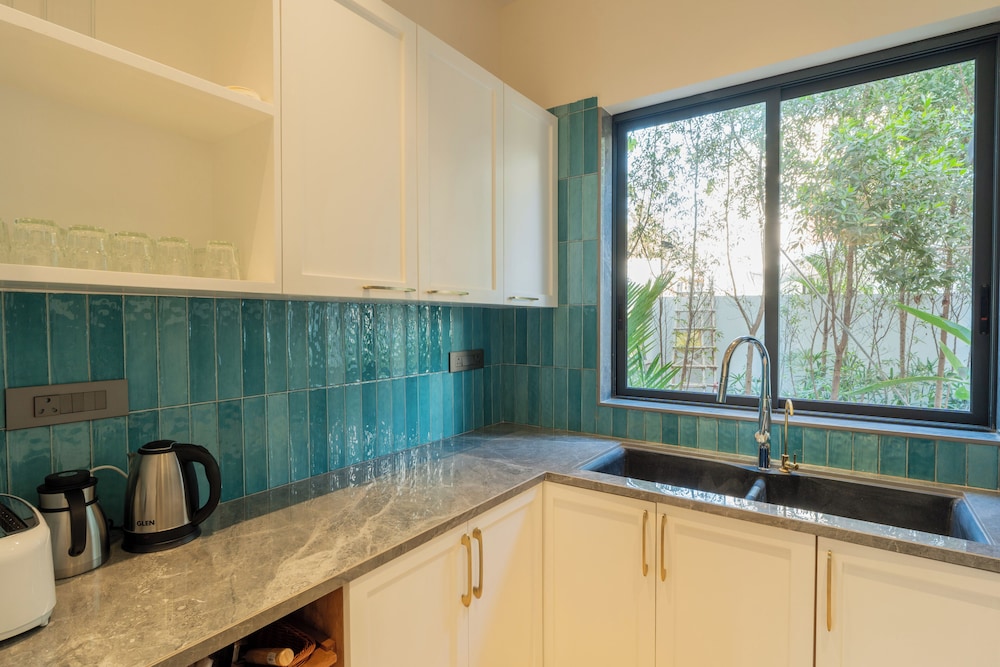 ELIVAAS Laguna Camellia | Luxe 4 BHK Villa Near Popular Beaches with Private Pool