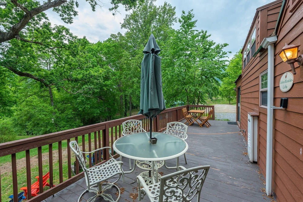 Engadine Inn  Cabins - Property Image 131