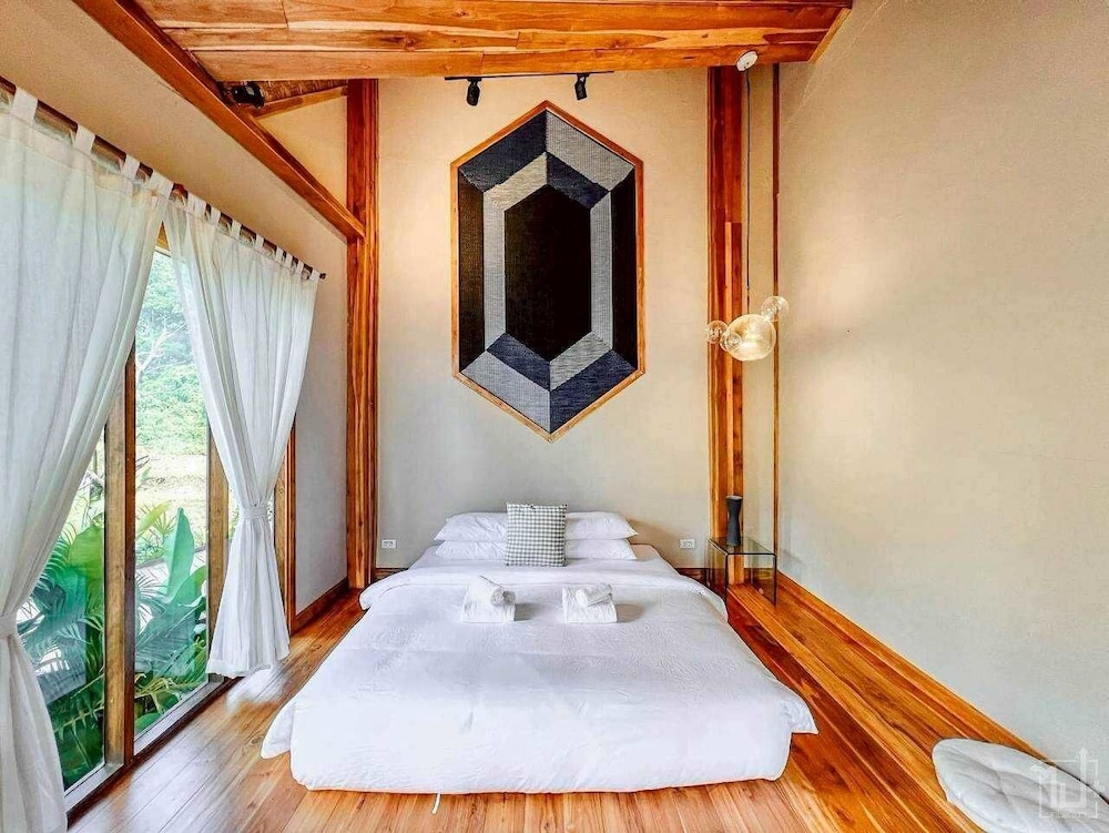 Lomhaijai Homestay