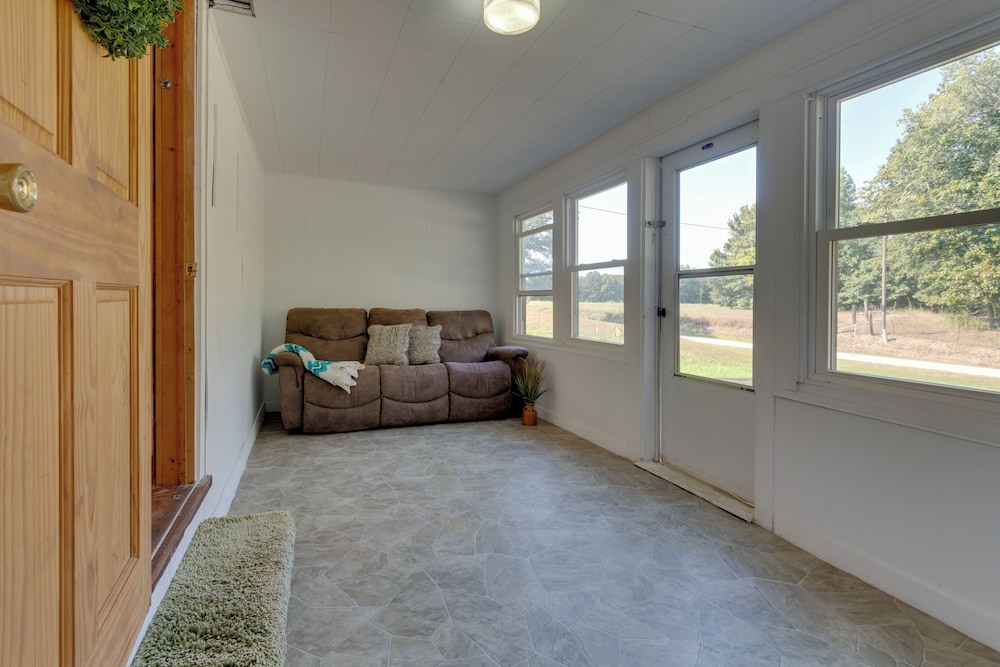 Pets Welcome: Tranquil Retreat w/ Yard in Jewett!