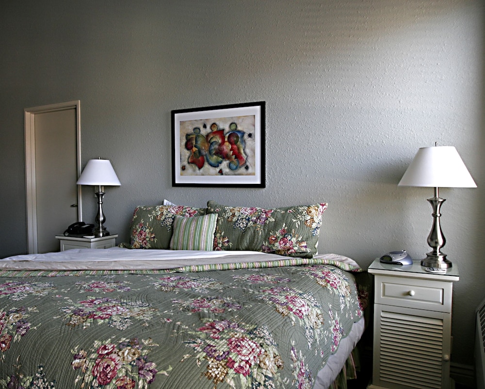 Tremont Inn on Main