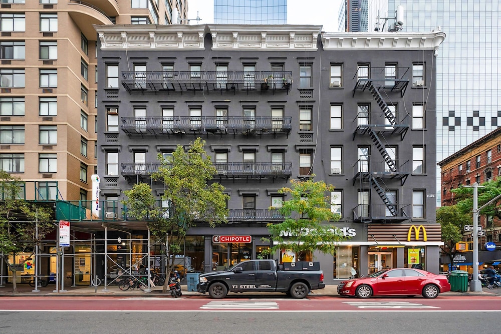 1290-3 New Renovated 2 Bedrooms in UES