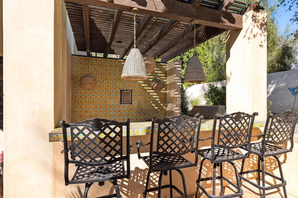 Villa del Gallo by Avantstay Luxury Group Retreat Pool Putting Green