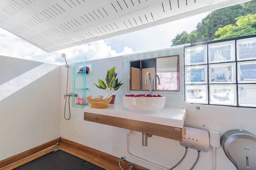 Luxurious 5-bedroom Pool Villa in Heart of Patong, Phuket